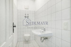 Ansicht Badezimmer mit Toilette