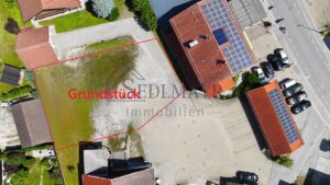 Ansicht Grundstück mit Grenze