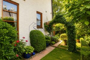 Ansicht Weg in den Garten