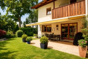 Ansicht Garten und Terrasse